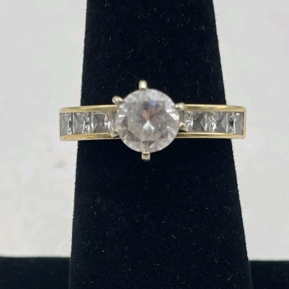 10k Yellow Solid Gold Ring W Clear Round Center & Baguette Accent Crystal Stones - Picture 1 of 15